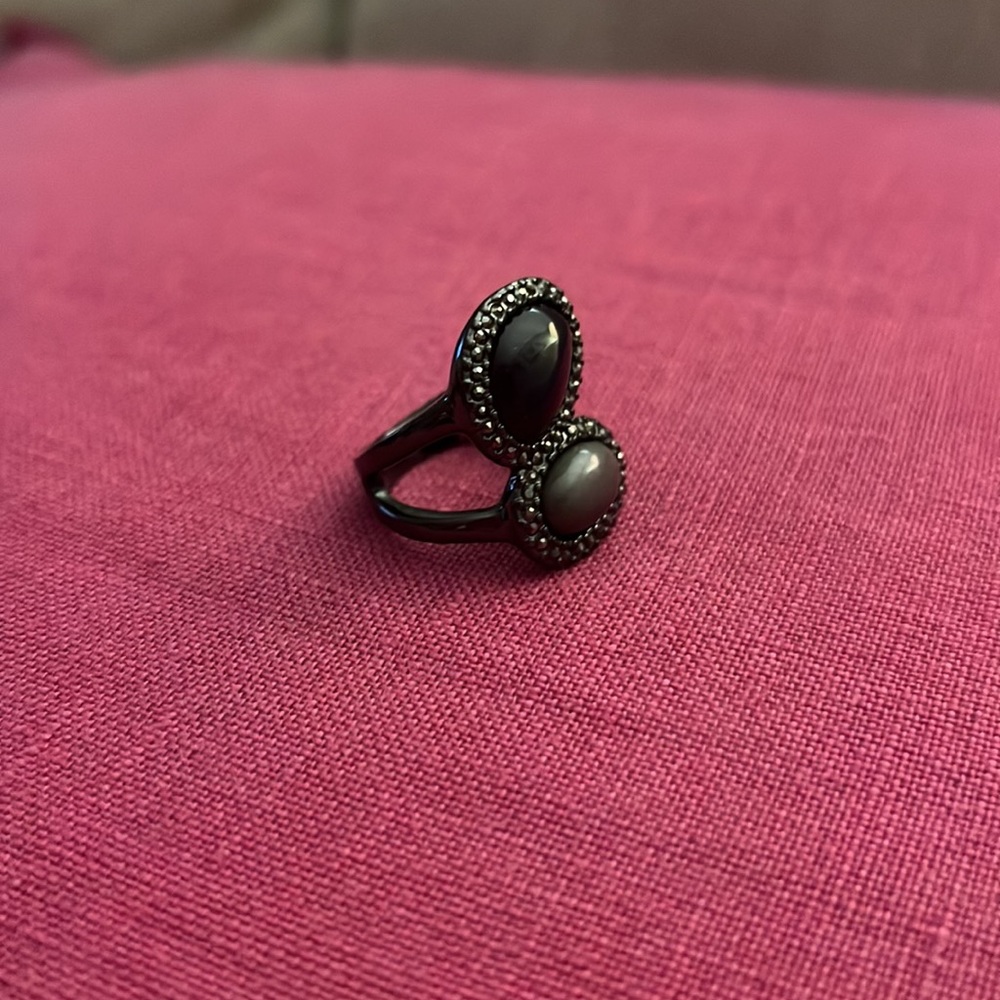 Ring - Picture 4 of 5